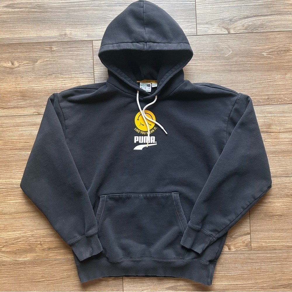 Puma | “Smile Like You Mean It” Oversized Logo Hoodie in Black (Small)